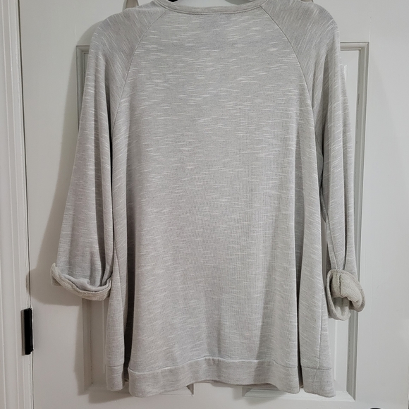 INC top with rhinestone heart size 1x - Picture 2 of 3